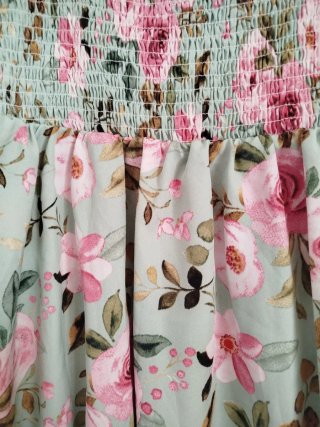 Preciosa blusa floral verde y rosa, hasta una XL