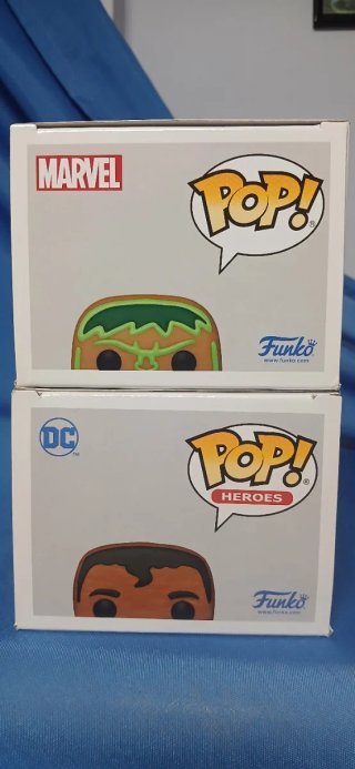 Lote 2 Funkos: Gingerbread Hulk y Superman
