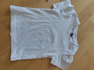 Conjunto niña: pantalón corto y 2 camisetas