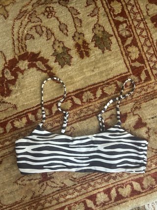 Top bikini estampado cebra