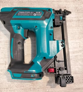Clavadora 18V LXT 1,2mm DFN350 Makita