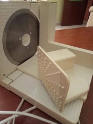 Cortador de fiambre CLATRONIC