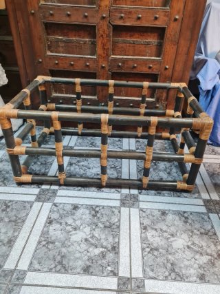 Mesa auxiliar bambú y ratán