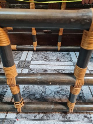 Mesa auxiliar bambú y ratán