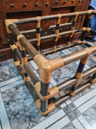 Mesa auxiliar bambú y ratán