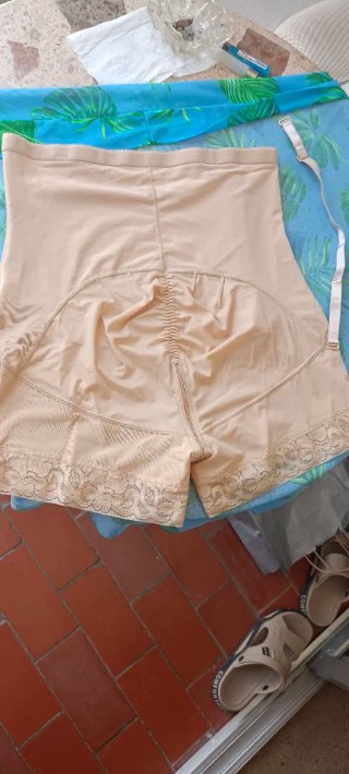 Faja Moldeadora Reductora Glúteos Beige 6XL