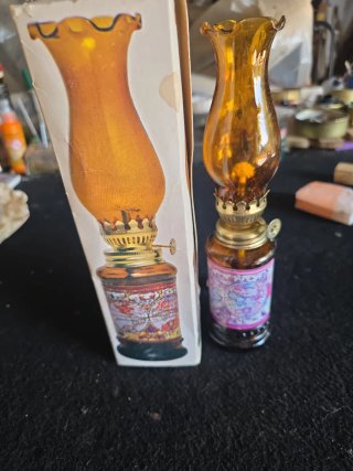 Lámpara de petróleo de cristal y metal
