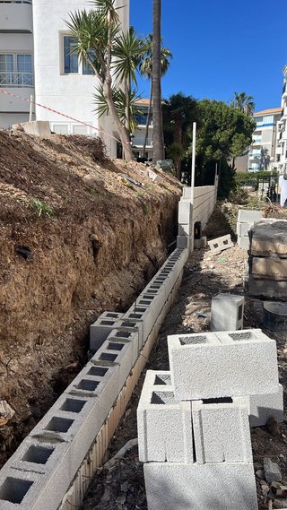 Se  NECESITA PEON PARA CONSTRUCCION.  ZONA ALBIR,