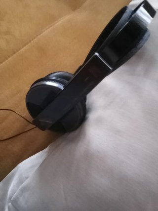 Auriculares negros diadema