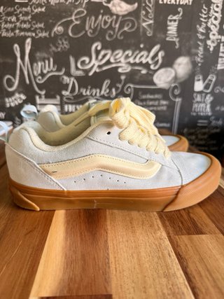 Vans Knu Skool Azul y Beige