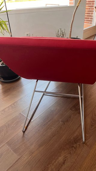 Diván chaiselongue diseño rojo y plata