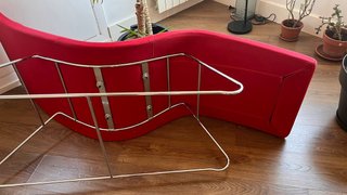 Diván chaiselongue diseño rojo y plata