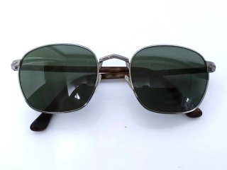 Gafas de sol Persol grises y verdes