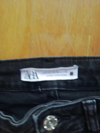 Pantalón Zara chico gris talla 42
