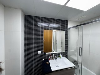 MOBILIARIO BAÑO (MUEBLE, ESPEJO, VATER Y BIDET)