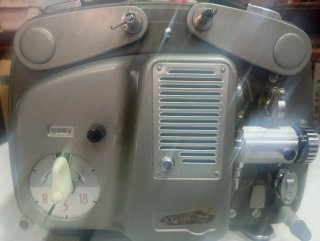 Proyector de cine vintage gris
