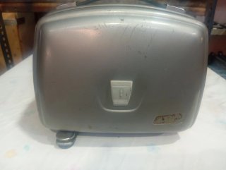 Proyector de cine vintage gris