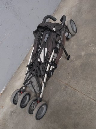 Carrito de bebé Chicco gris