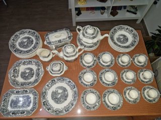Vajilla La Cartuja Negra y Blanca