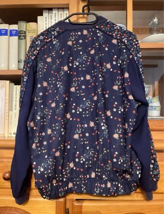 Chaqueta Bomber fina Stradivarius azul Talla M