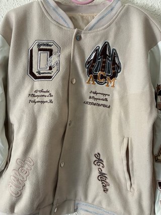 Chaqueta universitaria Off White Beige