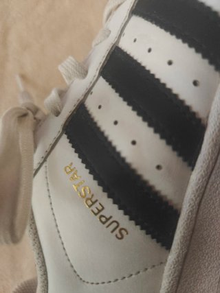 Adidas Superstar Blancas con bandas en negro