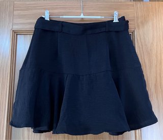 PRECIOSA FALDA PANTALON STRADIVARIUS NEGRA