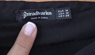 PRECIOSA FALDA PANTALON STRADIVARIUS NEGRA