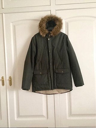 Abrigo niño verde con gorro