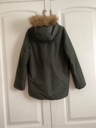 Abrigo niño verde con gorro