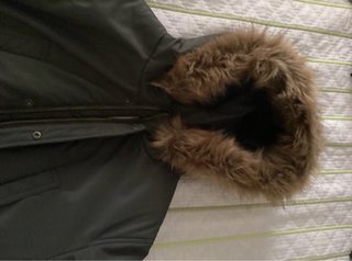 Abrigo niño verde con gorro