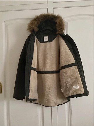 Abrigo niño verde con gorro