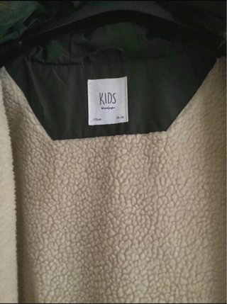 Abrigo niño verde con gorro
