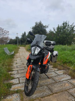 KTM 790 Adventure Negra y Naranja