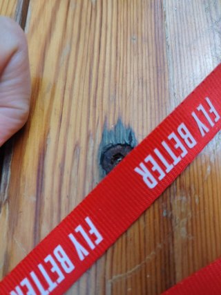 Lanyard Emirates Rojo