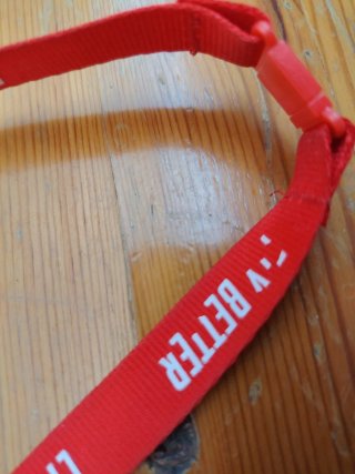 Lanyard Emirates Rojo