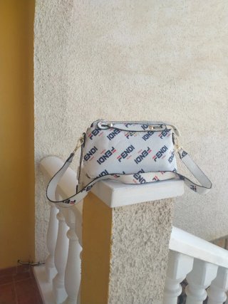 Bolso Fendi Blanco con Logo