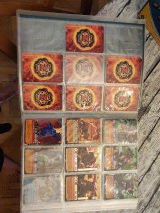Álbum y cartas Invizimals