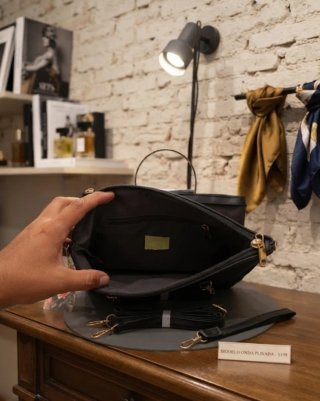 Bolso negro de fiesta
