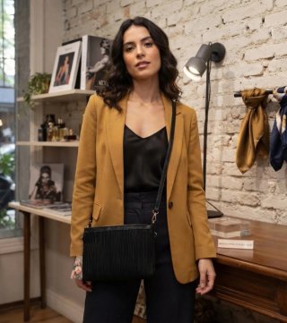 Bolso negro de fiesta