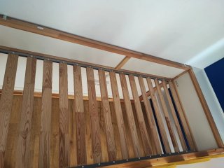 Litera Kura Ikea Madera y Amarillo