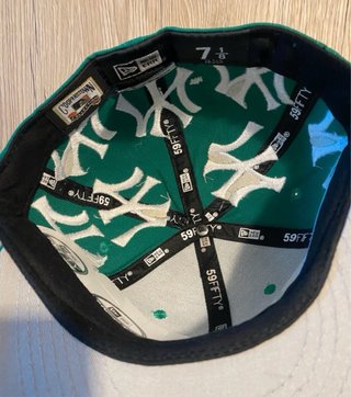 Cappello Supreme Verde NY Yankees 56.8cm