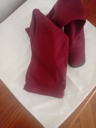 Botas elásticas vermelhas