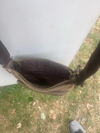 Bolso bandolera beige y marrón