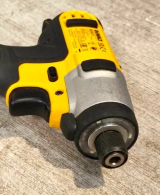 DEWALT DCF815 12V Controlador de impacto