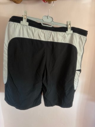 Pantalón corto  Adidas negro y gris talla M