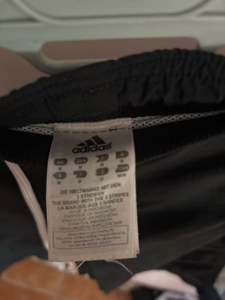 Pantalón corto  Adidas negro y gris talla M