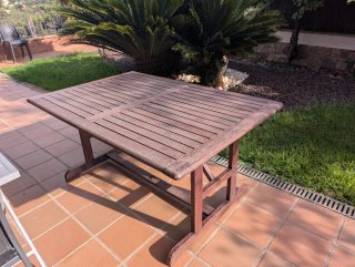 Vendo conjunto de mesa de jardín/terraza de madera