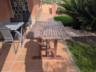 Vendo conjunto de mesa de jardín/terraza de madera