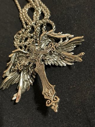 Collana unisex croce alata acciaio